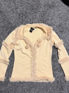 VERMANI Cream Faux Fur Trim Lace-Up Top
